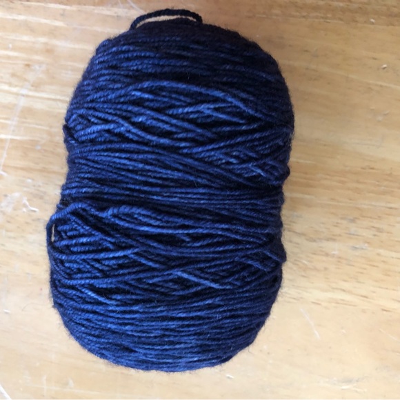 Yarn 100 Grams Dark Blue Fingering Weight Wool Blend Cake Knitting Crochet Craft - Picture 2 of 3